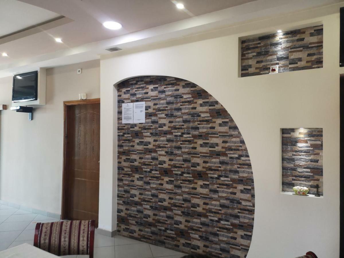 Hotel Delta Плевля Екстериор снимка