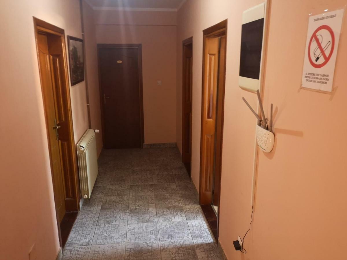 Hotel Delta Плевля Екстериор снимка