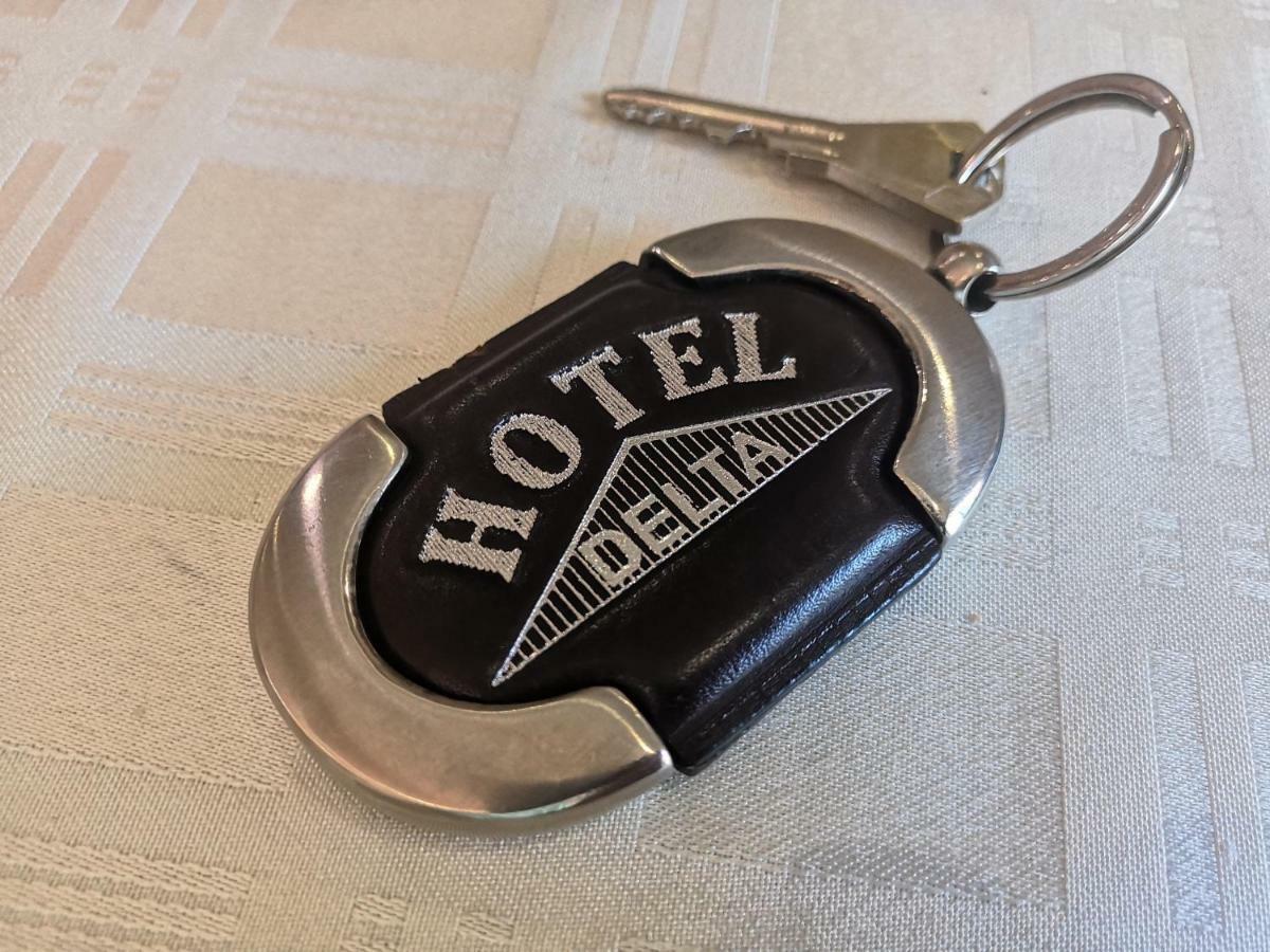 Hotel Delta Плевля Екстериор снимка